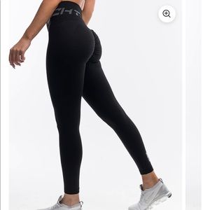 Brand new ARISE SCRUNCH LEGGINGS